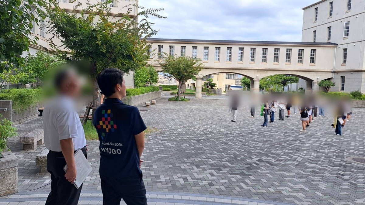 motohikosaitoH's tweet photo. 本日から県議会の一般質問が始まりました。農業や観光施策などとともに、「高校の更なる教育特色や魅力向上」がテーマになりました。先日、訪問した県立長田高校では、廃棄パイナップルを活用した消毒技術の研究をはじめ、生徒の皆さんが各々に課題を設定し、熱心に取り組む特色ある探究活動を拝見しました。回転を利用して軌道を安定させるジャイロ型ロケットの推進力にも、大変驚かされました。

授業、探究学習、部活動といった複数の活動を同時並行で進める中で、主体的に未来を切り拓くリーダーを育てるという同校の創立精神「神撫教育」が、確かに実践されていると感銘を受けました。こうした特色ある教育とともに大切なのが、学びの環境を整えることです。以前、SSHの大会の際に、同校の生徒さんから、理科教室など特別教室への空調整備について切実な声をいただきました。県立学校の生徒アンケートでも、空調整備や熱中症対策備品の導入を求める意見が最も多くなっています。

現在、整備計画に基づき、体育館や特別教室、食堂への空調整備を着実に進めています。一方で、整備の完了には一定の期間を要します。そこで、たくさんの生徒の皆さんの声を踏まえ、今回の9月補正予算に約3億円を計上し、全ての県立高校・特別支援学校へスポットクーラー等を配備する緊急対策を講じることといたしました。厳しい財政状況ではありますが、県立学校の環境改善は未来への投資であり、最も重要な取り組みの一つと考えています。