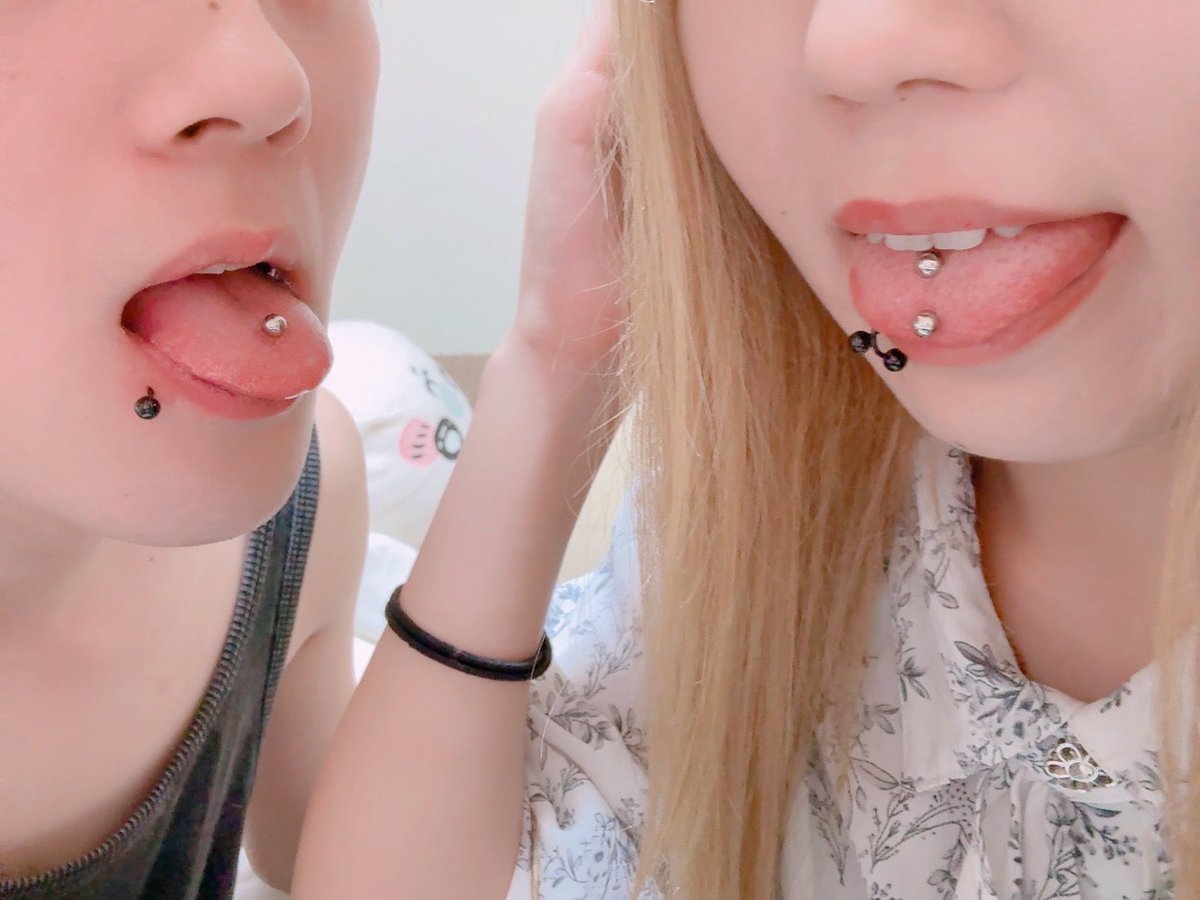 m4kti7's tweet photo. リップ復活と同時に舌ピあけた！
開けてるの見てたら開けたくなったわ笑
エロ男
あおちゃん開けるの上手👏🏻 https://t.co/gVDS8pzVzA
