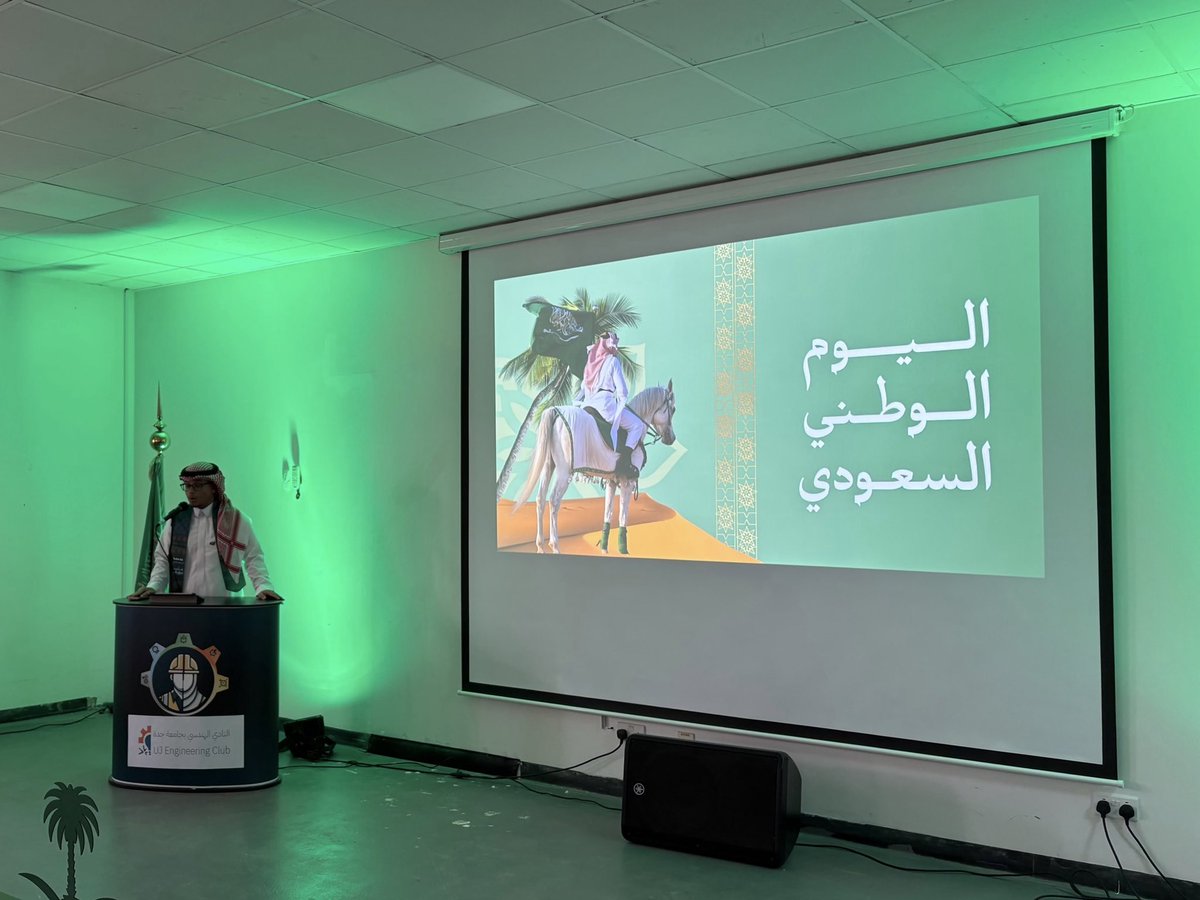 msul0_'s tweet photo. a yapper on stage and off https://t.co/MTtwtnxvN7