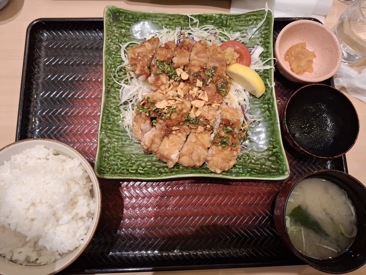 mayu_1110790's tweet photo. 大戸屋ごはん処
チキン南蛮
生ニラだれの油淋鶏

油淋鶏の勝ち https://t.co/M2KEWCSyQU