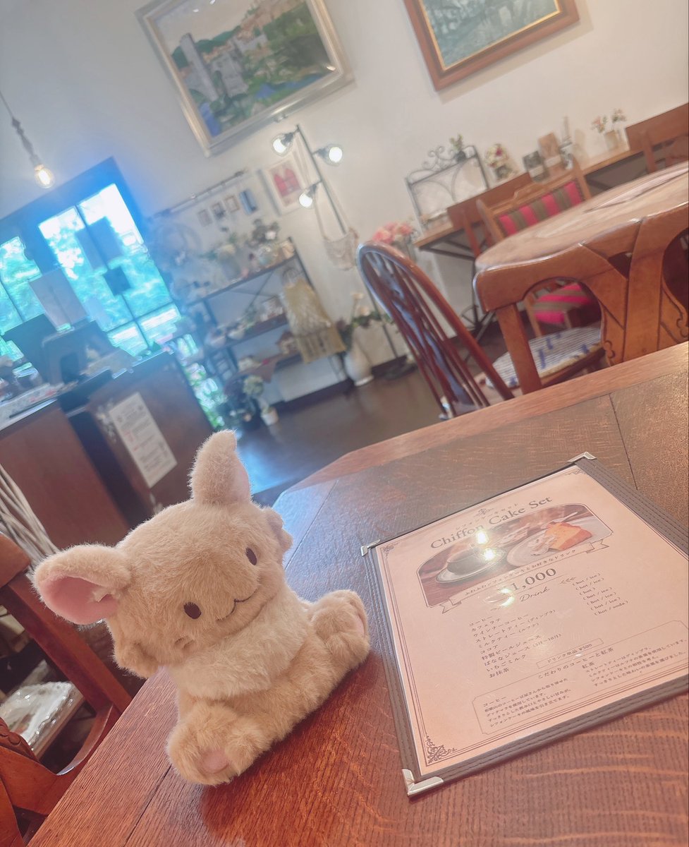 withclover428's tweet photo. らんらんるー♡
今日は友達の店で定期お茶会☕️
オレンジピールとマロンのシフォンケーキ
大阪の岬に来た時はぜひぜひ♡
#NAGOMIFOOD https://t.co/vsYHbrfAdf