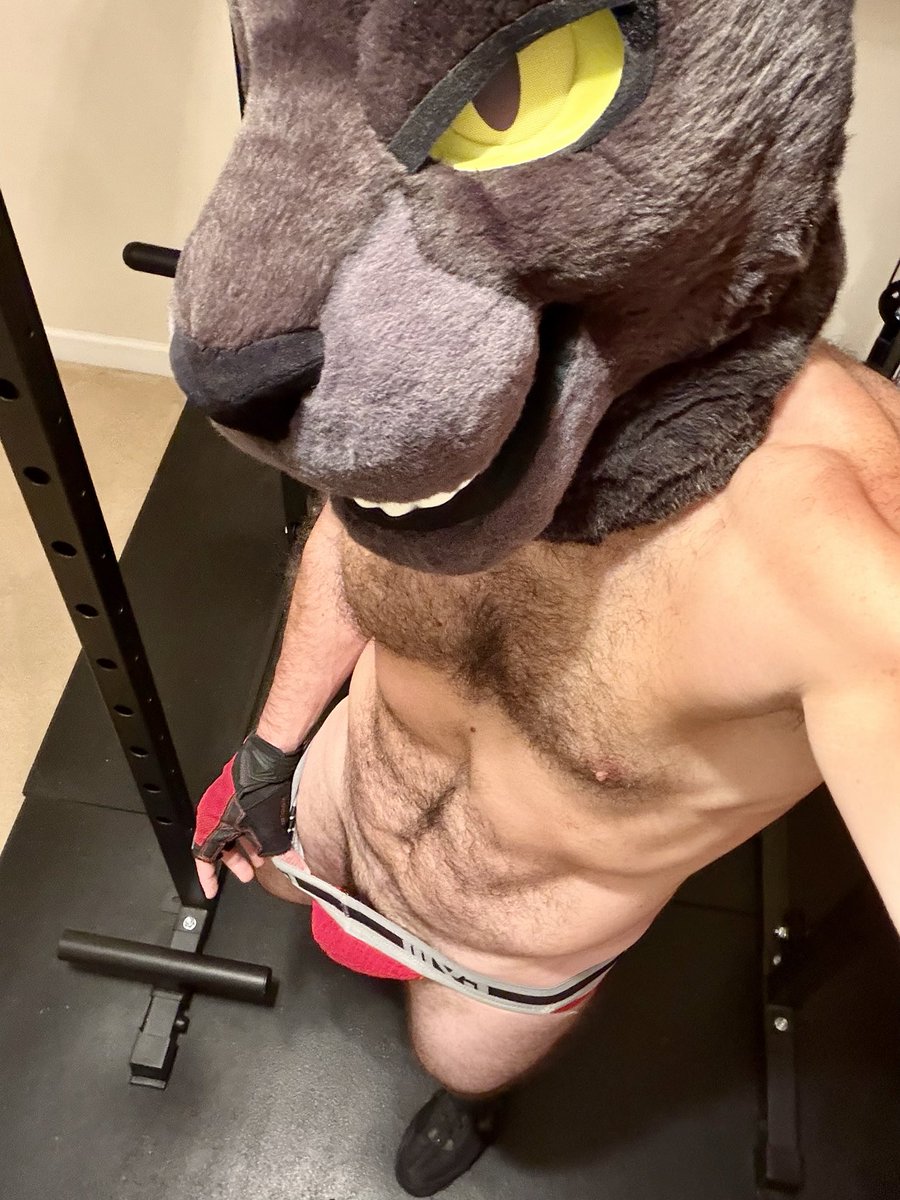 PapaPantherX's tweet photo. Don’t you want to workout with your dad? https://t.co/rgJVvd0gAy