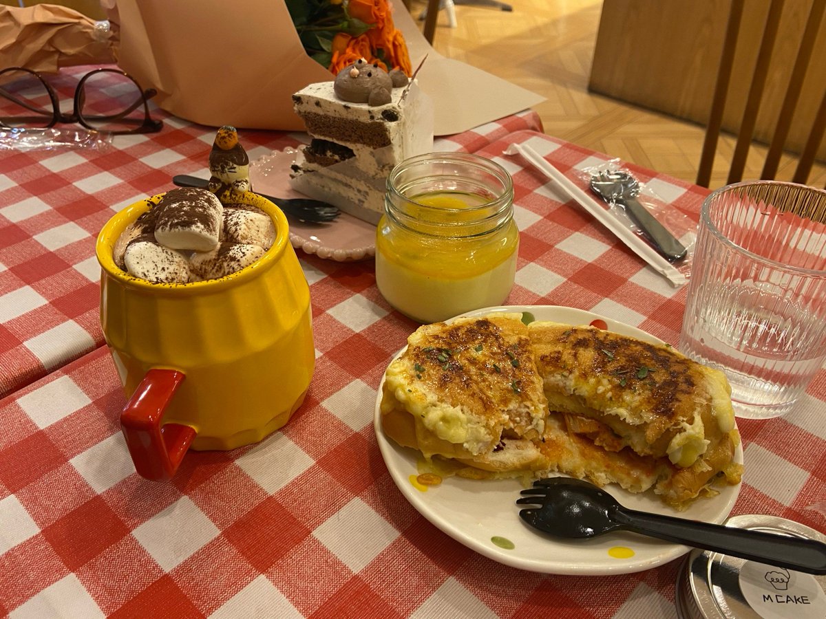 ElzaPollom7vef's tweet photo. Feliz Día de San Valentín! Un café con churros y una sonrisa es todo lo que necesito hoy para celebrar el amor en todas sus formas. （情人节快乐！一杯配吉事果的咖啡和一个微笑，是我今天庆祝各种形式的爱所需要的一切。） https://t.co/Y4b5AHwk9z
