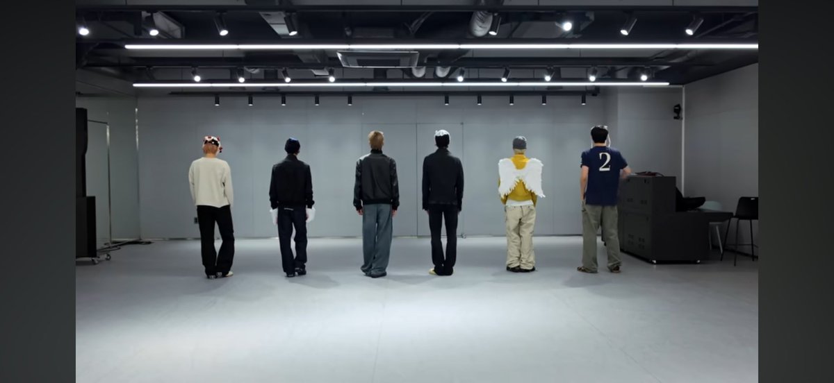 lamiiiiiw's tweet photo. 라이즈 단체사진에는 유독 신경쓰이고 귀여운 애가있음 https://t.co/C4h3PBI83s