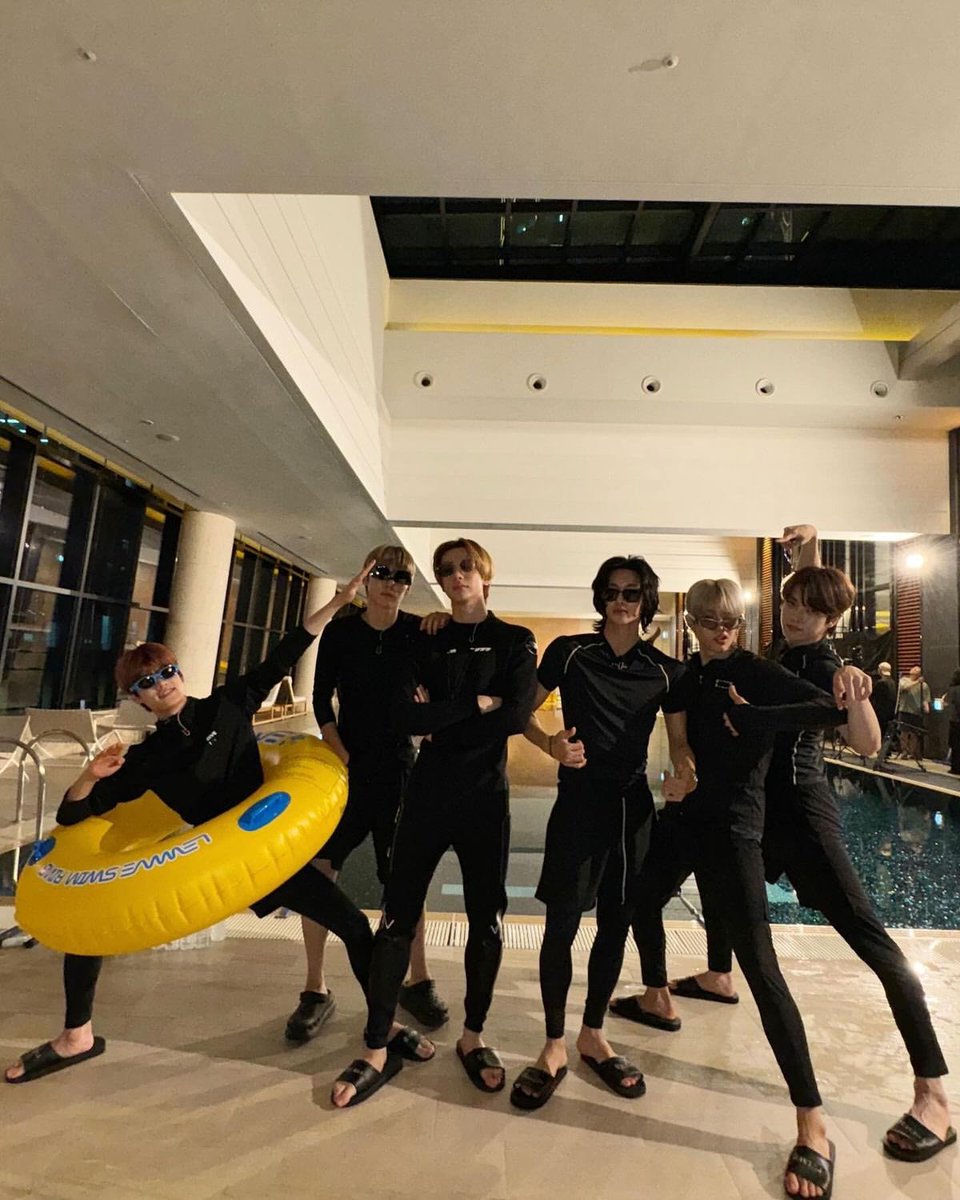 lamiiiiiw's tweet photo. 라이즈 단체사진에는 유독 신경쓰이고 귀여운 애가있음 https://t.co/C4h3PBI83s