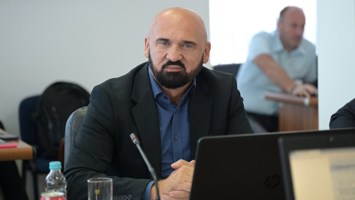 vladafederacije's tweet photo. ✅Podrška ministra Isaka kampanjama za sigurnije društvo

Više na: https://t.co/wkNTyybGkj 

#vladafederacijebih #vladafbih #sigurnijedrustvo #nasiljeuporodici #nasiljenadzenama #borbaprotivkorupcije https://t.co/RlgLEGsGIP