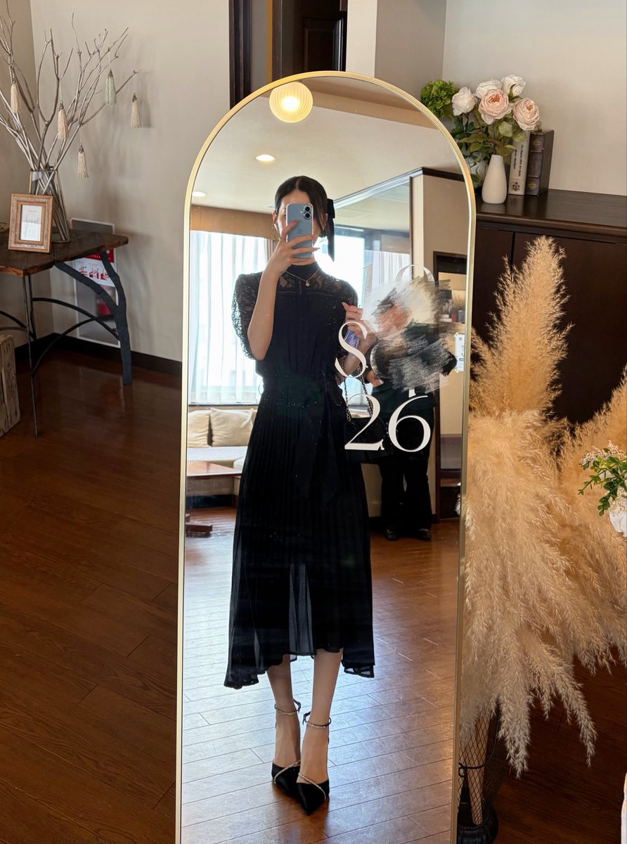このSHEINで買ったヒール大当たり🙆🏻‍♀️
脚がｽﾗｰｰｰﾝって長く見えるし、ストーンがキラッキラで足元が一気に華やぐから、結婚式とかのお呼ばれにめちゃくちゃよかった🥹💖

商品ID：14493164 https://t.co/liXKVklJMl