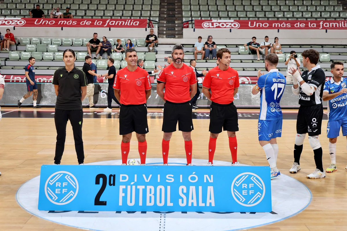 CoGAFS's tweet photo. 🏆 2ª División | Jª 2
👥 Alberto Miñano / Javier Andreo
👥 Carlos Guzmán / Gema Marín
@ElLegadoElPozo 🆚 @gasifredatletic
📸 @gasifredatletic
#futsal #aretofutbola #futsalreferee #murcia #cogafs https://t.co/OJQGSj59VX