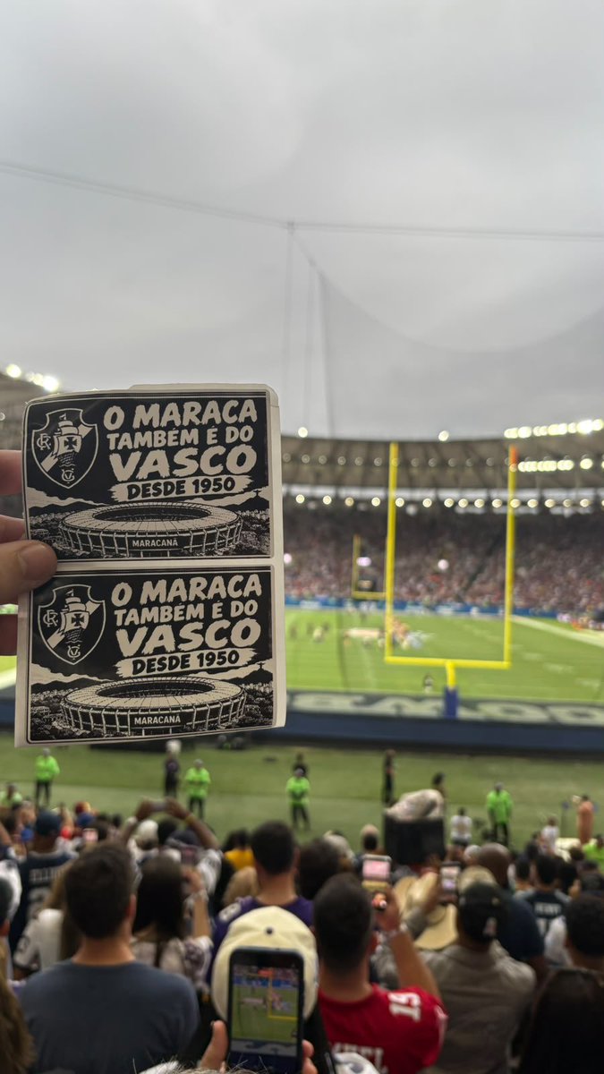 vasconomaraca's tweet photo. 📍Estádio do Maracanã, do Vasco desde 1950.

#VascoNoMaraca 
#OMaracaTambémÉDoVasco https://t.co/ayHZKUqlxd