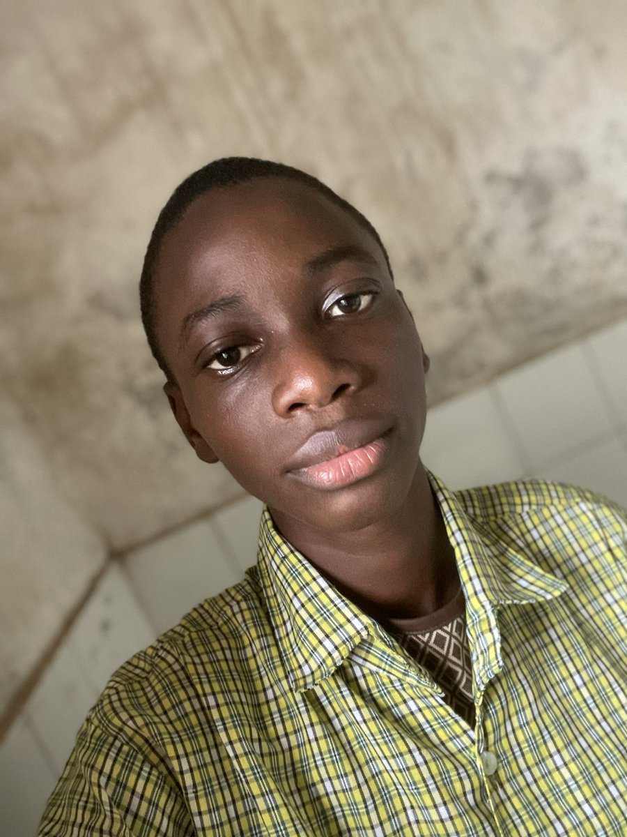vickyovez's tweet photo. Secondary school stress is too much tho 😂 https://t.co/9hDZXbm7l1