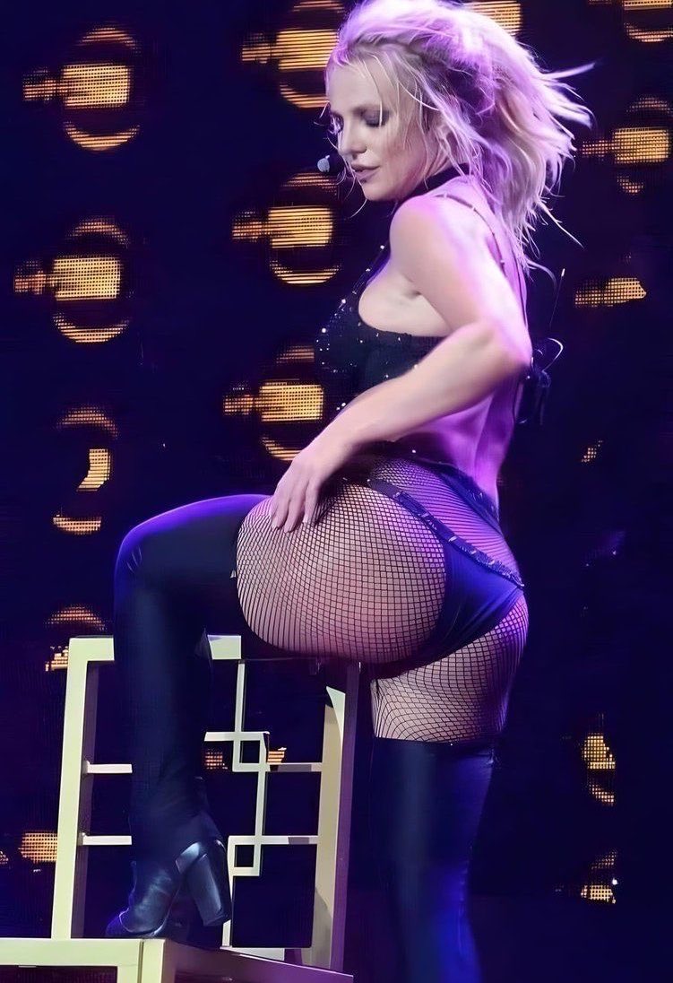 qrpress_'s tweet photo. Britney Spears https://t.co/SK0kM3X3Qz