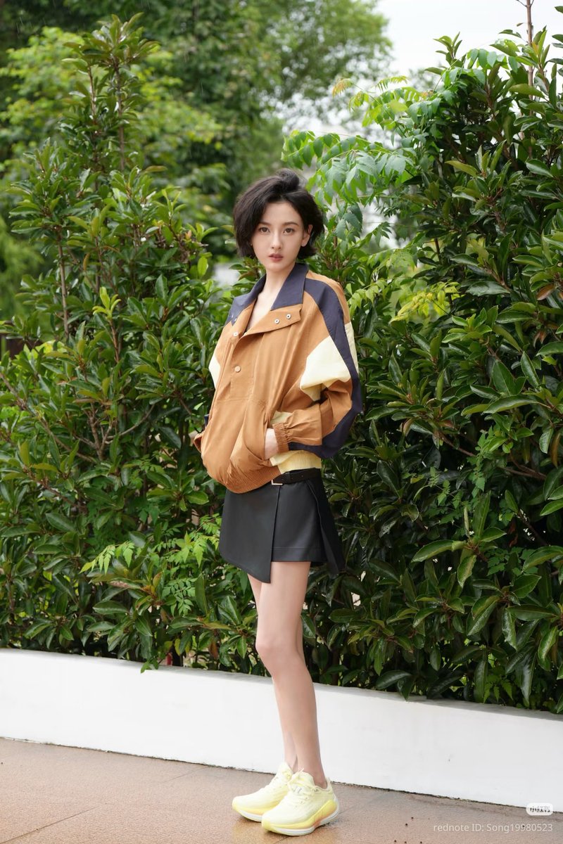 pmybean's tweet photo. song zuer xhs update 

【🤎⸝⸝⸝｜Good vibes, please take a seat 🪑】 https://t.co/pJSdpYCt7W