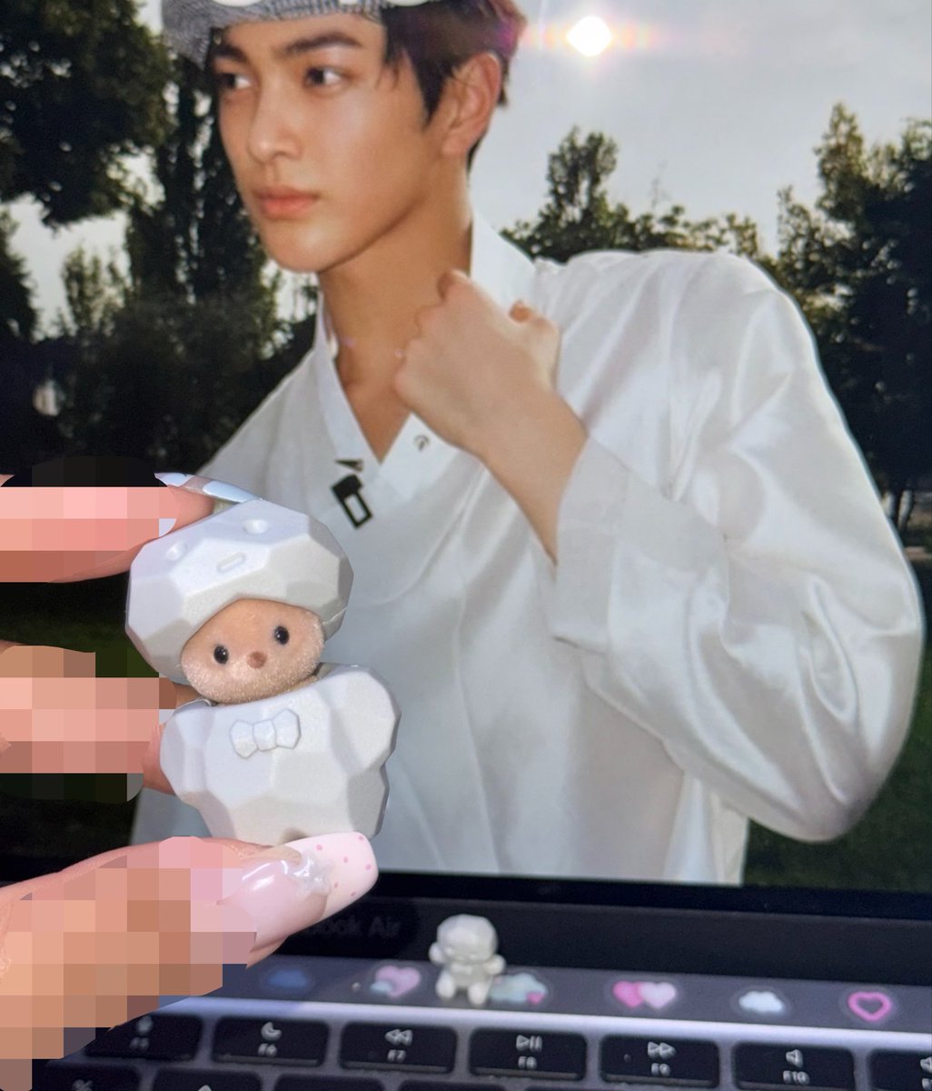 nuvi__i's tweet photo. 오늘 돌바니안 뽑앗고 나도 이제 돌바니안 있는 여자🫪🩶

+ 실바니안 애기들 점점 많아져서 집 챠려줘야댐💕💕 https://t.co/MCv8SMOabZ