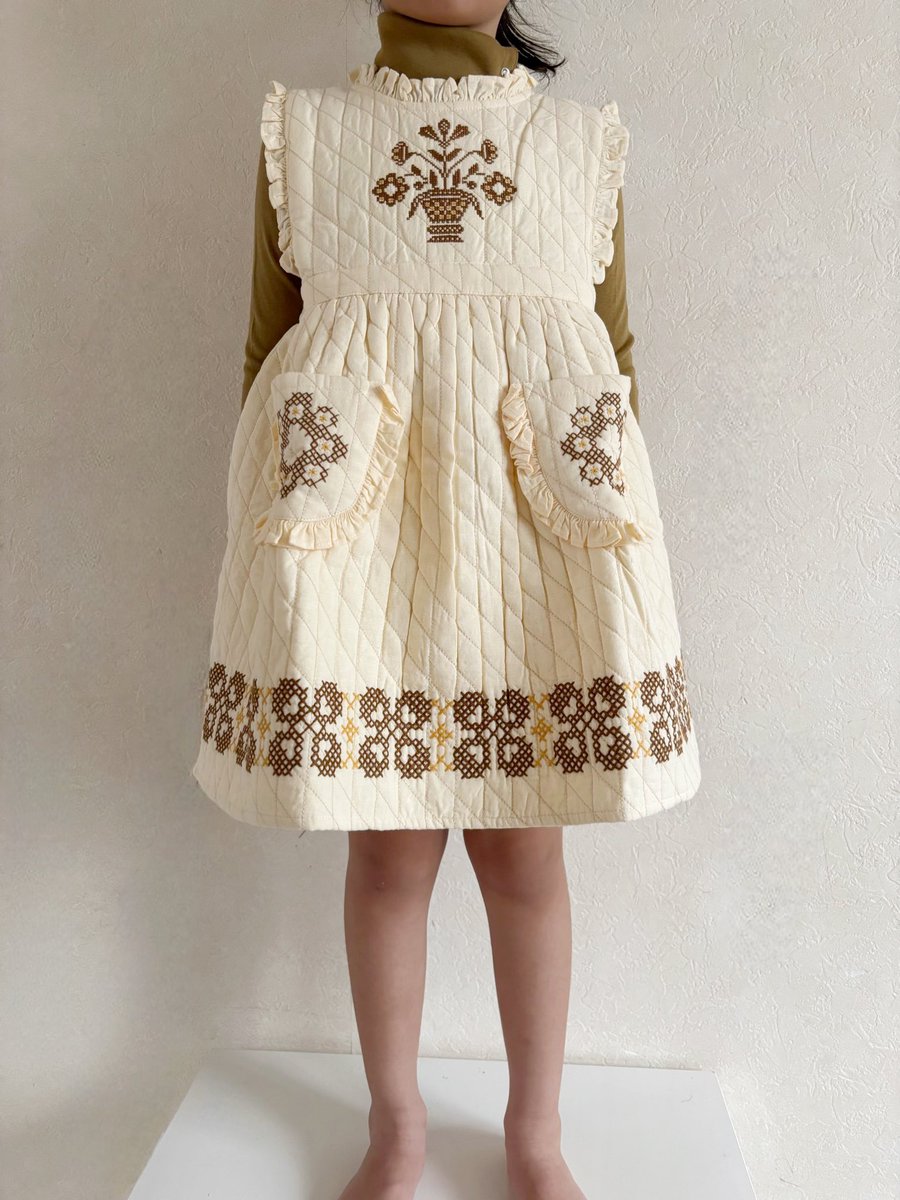 BabyStyleLAB's tweet photo. #apolinakids

お問い合わせ頂き、
118cmの着用画像を追加で撮影しました🎀

IDA QUILTED DRESS - CREAM 5-7y着用
MIA DRESS - DUSKY LAVENDER 7-9y着用

サイズ選びの参考にしてください🙏🩵
どれも可愛くて迷いますよね...🫰 https://t.co/fz3DvPR0oG