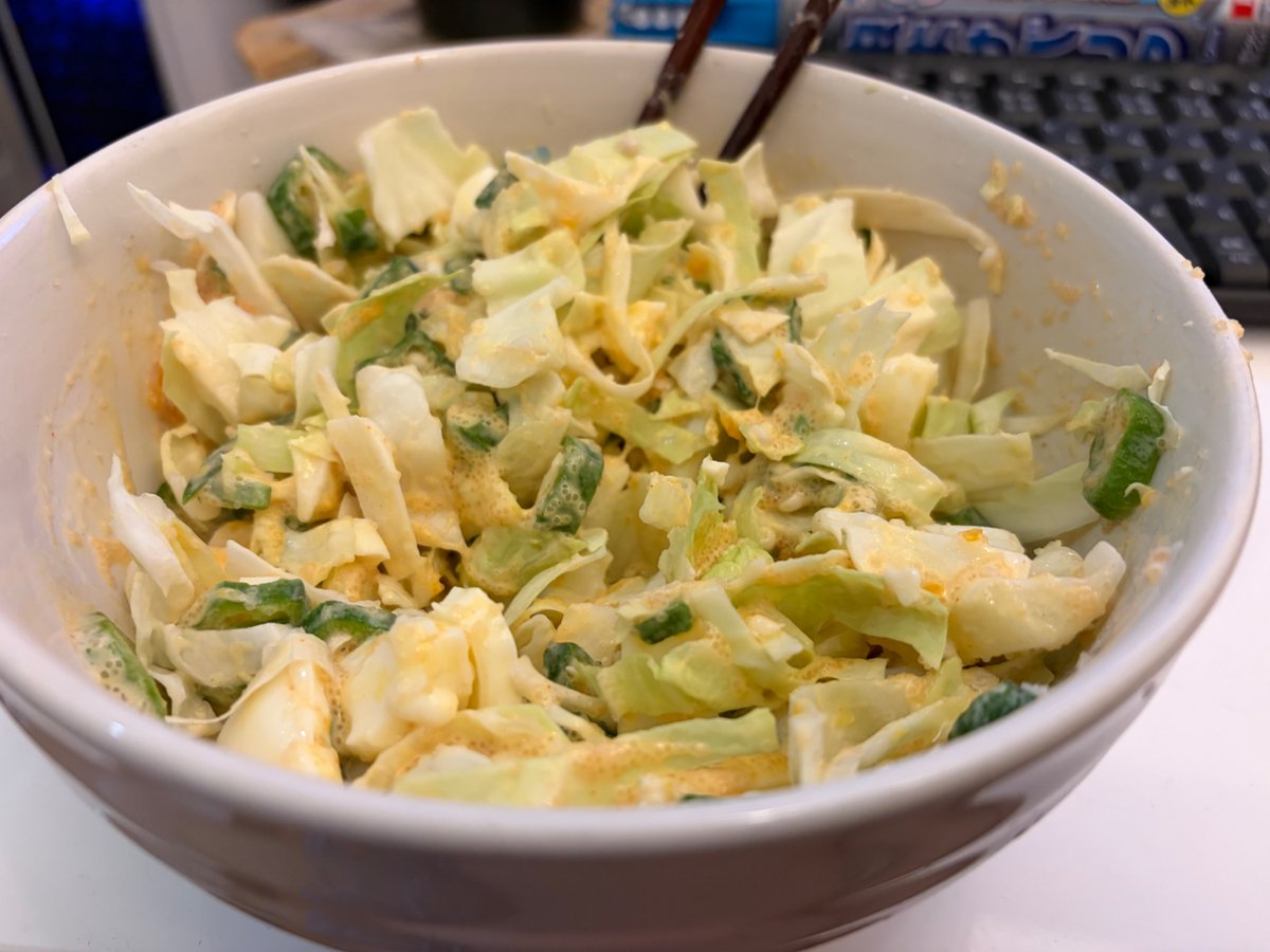 octover8's tweet photo. 家に���る食材で何か料理になるようにAIに丸投げしたレシピ
混ぜるとオクラが糸引いてちょっとキモいけど美味い https://t.co/Ism1N4tcXm