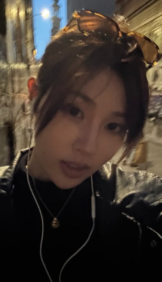 Mie__25's tweet photo. บี๋คิดถึงเค้ามั้ย          ถ้าคิดถึงแล้วจะกลับมามั้ย https://t.co/epobK5lhOr