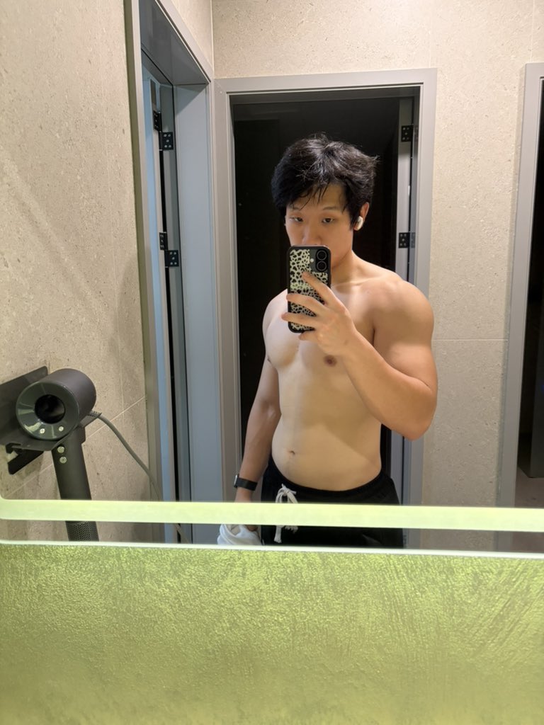 eslpoe's tweet photo. 我也想加入薄肌俱乐部。 https://t.co/jpQaKwADgB