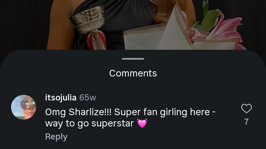 p4liarsx's tweet photo. msm assim continuou comentando, a coitada. até JULIA chegou a comentar, juro

minha humilde opinião: achoq ela gostou mesmo de malia no início, mas não gostou da proximidade dela com kylie. não por obsessão ou por achar q kylie é dela, mas por medo de perder https://t.co/me4DqbhVK0