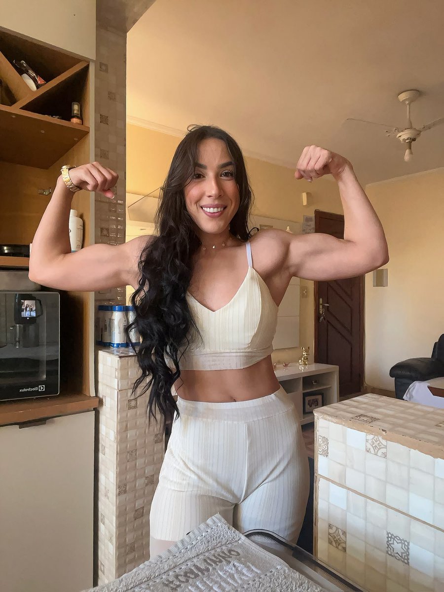 amazonianlulu's tweet photo. I clean up NICE...#MUSCLEMOMMY https://t.co/JT9GuQWF6z