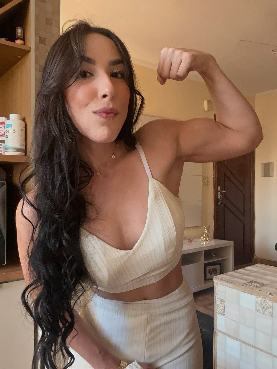 amazonianlulu's tweet photo. I clean up NICE...#MUSCLEMOMMY https://t.co/JT9GuQWF6z