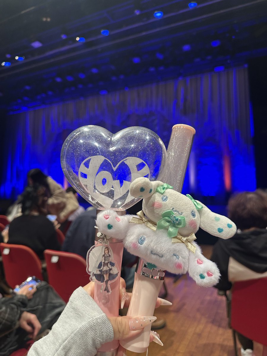 sanyan____'s tweet photo. スペライ東京♡🎶
1部2部共に同列であまりにも近いし、本当に致死量のファンサで、、、召されてきた。。。
（カンペついに覚えた）

いつもたくさん幸せにしてくれてありがとうダイスキ(T ^ T)(T ^ T)💞

#さなぼいす https://t.co/gnUzkm2jP3