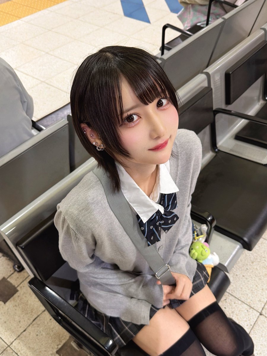 hakanai_yuma's tweet photo. 今流行りの中性的メロ顔 https://t.co/2lmXWn31Fe
