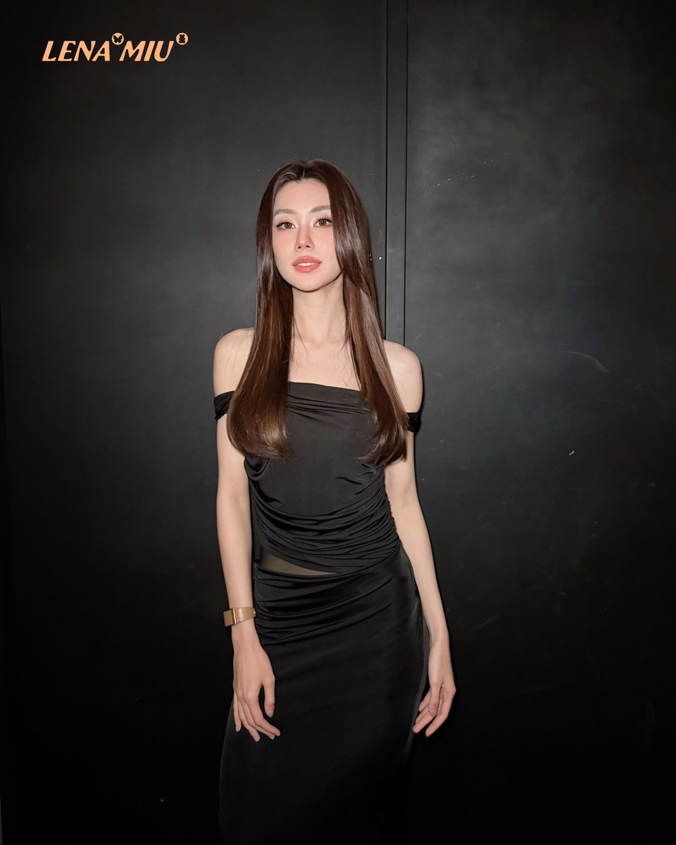 LenaMiu_CH3's tweet photo. "ลีน่า ลลินา" ร่วมงานกาล่าธี่หยดสมิงเขาขวาง✨🖤

GALA PREMIERE WITH LENA
#ธี่หยดสมิงเขาขวางxLena
#LalinaLena #ลีน่าลลินา https://t.co/z1EU0X9Lez
