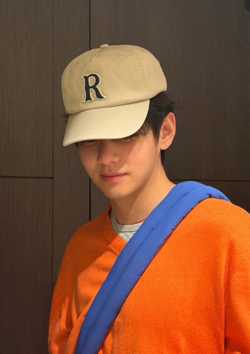 DavyWer's tweet photo. The petition is on 9,8k signatures, pls keep sharing it &amp; ask ppl u know to sign it if they can. Make 'em read what the petition is about or explain it to them.

More signatures means more "power", maybe the company &amp; the authorities will finally do something to protect Taehyung. https://t.co/frkGXRV9Z2