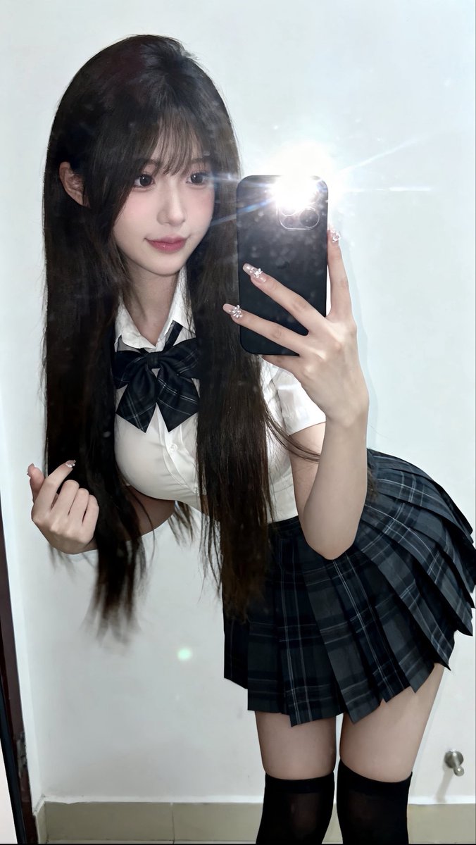 Isabella6amc's tweet photo. 05女、真心找男（不开玩笑）在线蹲一位周末能约的男搭子，不打扰彼此生活！点赞优先 反正没有🚪 https://t.co/FgzS2wRTrd