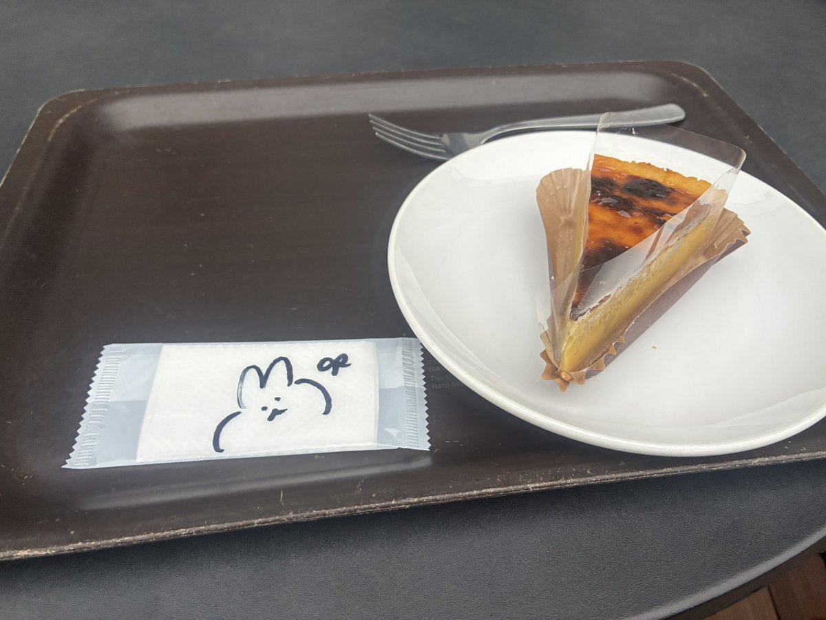 otoa090415's tweet photo. スタバのおいも系やっとコンプリート出来た😭💕焼き蜜芋ケーキ美味しかったぁ、
店員さんが🐰書いてくれた.⋆𝜗𝜚
可愛すぎるよ🥹
 #fyp  #おいも  #スタバ https://t.co/s5WdvfTo8u