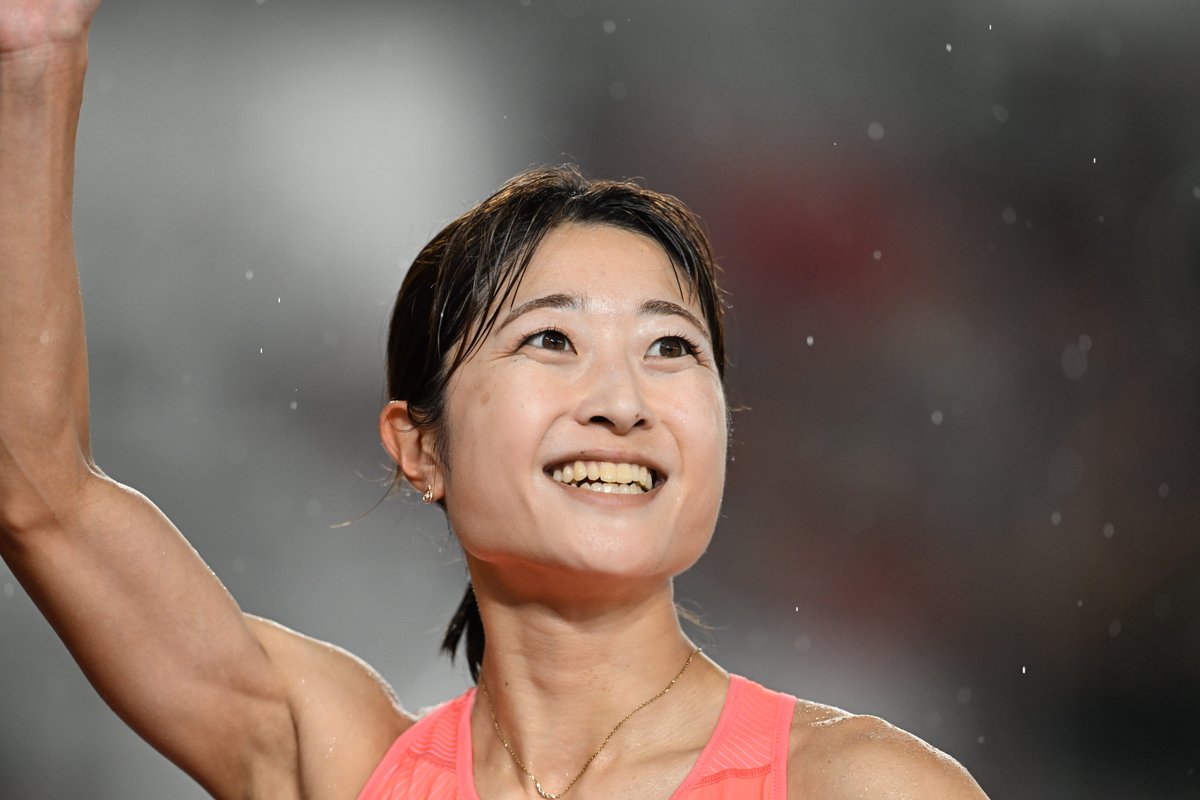 Getsuriku's tweet photo. #名古屋アジア大会
女子800m予選
1組
塩見綾乃（岩谷産業）は余裕を持ちながらもシーズンベストに迫る2分02秒81
1着で決勝へ https://t.co/o5vNqjPKFS