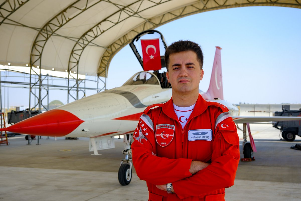 TurkYildizlari's tweet photo. Türk Yıldızları olarak filomuza yeni katılan Ütğm. Ali Osman ERKOÇ’a başarılar diliyoruz. https://t.co/q1gkcRnsKX