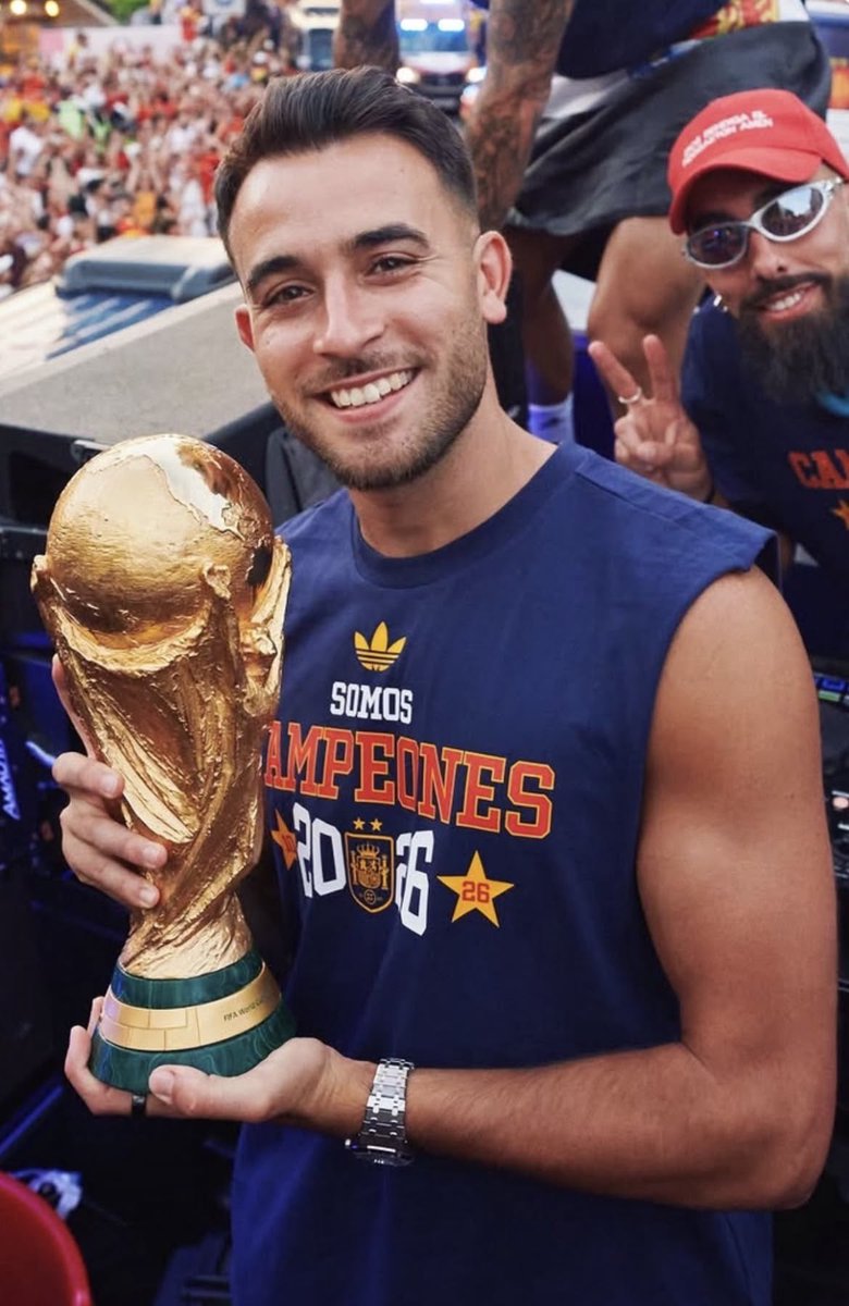 bvrcelona's tweet photo. oh we know he is https://t.co/hHOoSF0PyH
