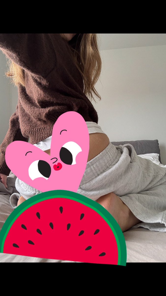freyabbyxo's tweet photo. two questions: 

1. what would you be willing to do to remove the stickers? 

2. which sticker would you remove if you could only remove one? 

🤔🤔🤔 https://t.co/G7UbUQiXkp