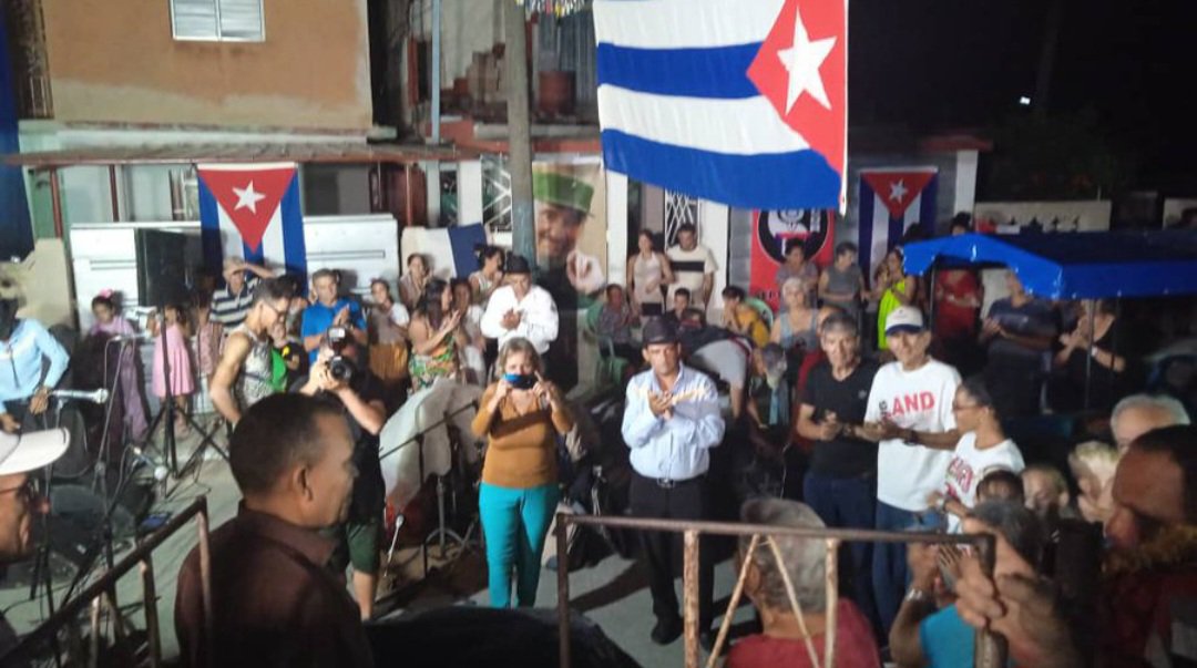 AlinaCENCuba's tweet photo. Vivan los Comités de Defensa de la Revolución #JuntosPorLaDemocracia #Cuba https://t.co/4jFjW352mf