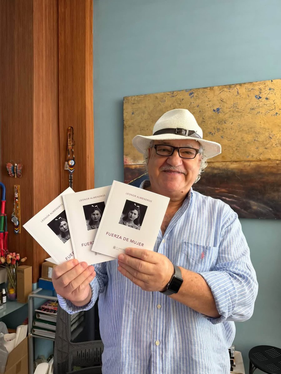 Ajuareza's tweet photo. De vuelta a casa con los objetivos cumplidos.
El más importante ha sido la consolidación del “concurso de poesía Leonor Almendros”junto al reconocimiento a la fuerza, creatividad y los sueños de Leonor Almendros.   “Mi Madre” 
Que si le ha llegado? 
No soy muy creyente pero estoy seguro que si y le ha llegado la energía de muchos/as que hemos puesto nuestro tiempo y el corazón ♥️,ella es una más de la generación de artistas,que han vivido y viven en la Alpujarra.