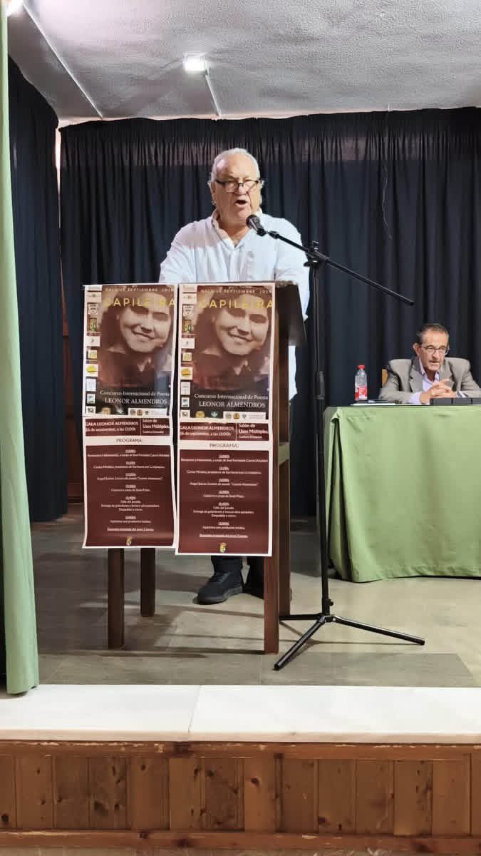 Ajuareza's tweet photo. De vuelta a casa con los objetivos cumplidos.
El más importante ha sido la consolidación del “concurso de poesía Leonor Almendros”junto al reconocimiento a la fuerza, creatividad y los sueños de Leonor Almendros.   “Mi Madre” 
Que si le ha llegado? 
No soy muy creyente pero estoy seguro que si y le ha llegado la energía de muchos/as que hemos puesto nuestro tiempo y el corazón ♥️,ella es una más de la generación de artistas,que han vivido y viven en la Alpujarra.