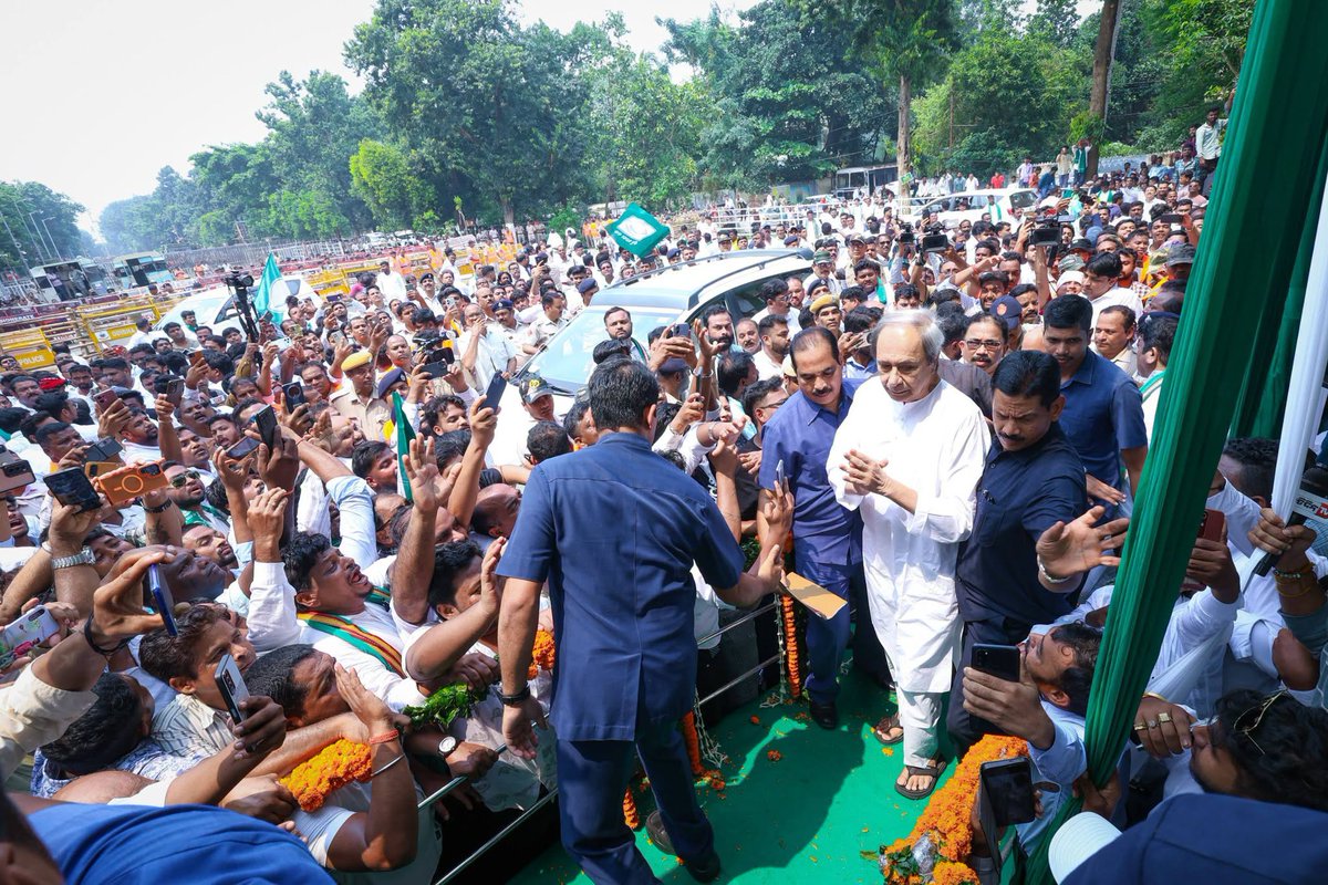BJDITCell's tweet photo. ଓଡ଼ିଶାର ହକ୍ ଓ ସ୍ୱାର୍ଥର ଲଢ଼େଇରେ ରାଜରାସ୍ତାରେ ଜନତାଙ୍କ ସହ ଜନନେତା। ନ୍ୟାୟର ଏହି ସ୍ୱର MMDR ପ୍ରତ୍ୟାହାର ନହେବା ପର୍ଯ୍ୟନ୍ତ ଥମିବ ନାହିଁ।
#BJPAntiOdisha #FakeBJP #FraudBJP #GobackBJP #MMDRACT2026 https://t.co/eUN0alvgKA