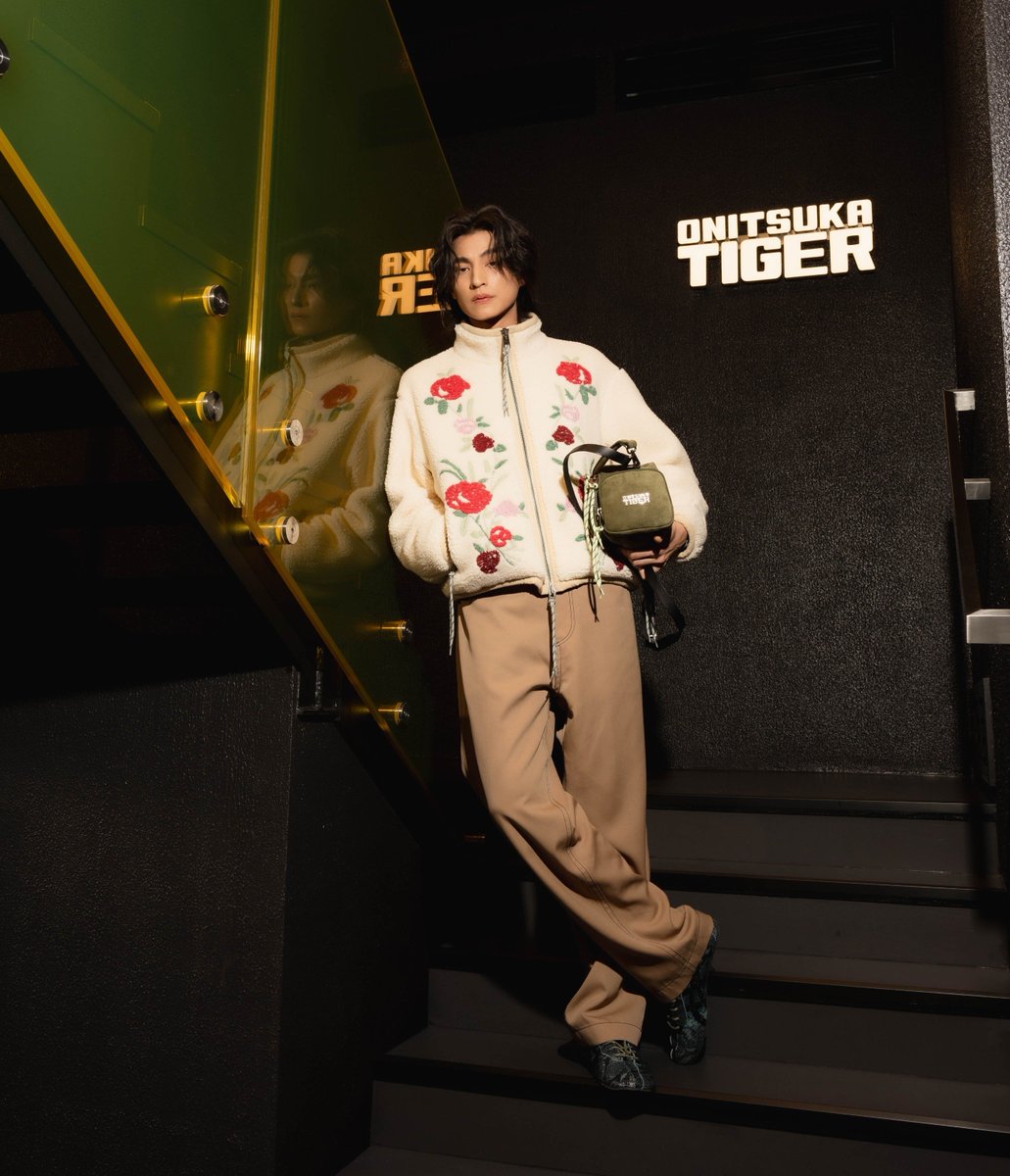 Gulfkanawutofc's tweet photo. กลัฟ​ คณ​า​วุฒิ​ แบรนด์แอมบาสเดอร์ของ Onitsuka Tiger ในลุคใหม่จากคอลเล็กชั่น #OnitsukaTiger DENIVITA และ AW26 หล่อเกินต้าน 😍🌹

ONITSUKA TIGER SS27 FEAT GULF
#OnitsukaTigerSS27xGULF
#OnitsukaTigerSS27
#GulfKanawut ​#MFW
@gulfkanawut @OnitsukaTiger https://t.co/CTwkAaeird
