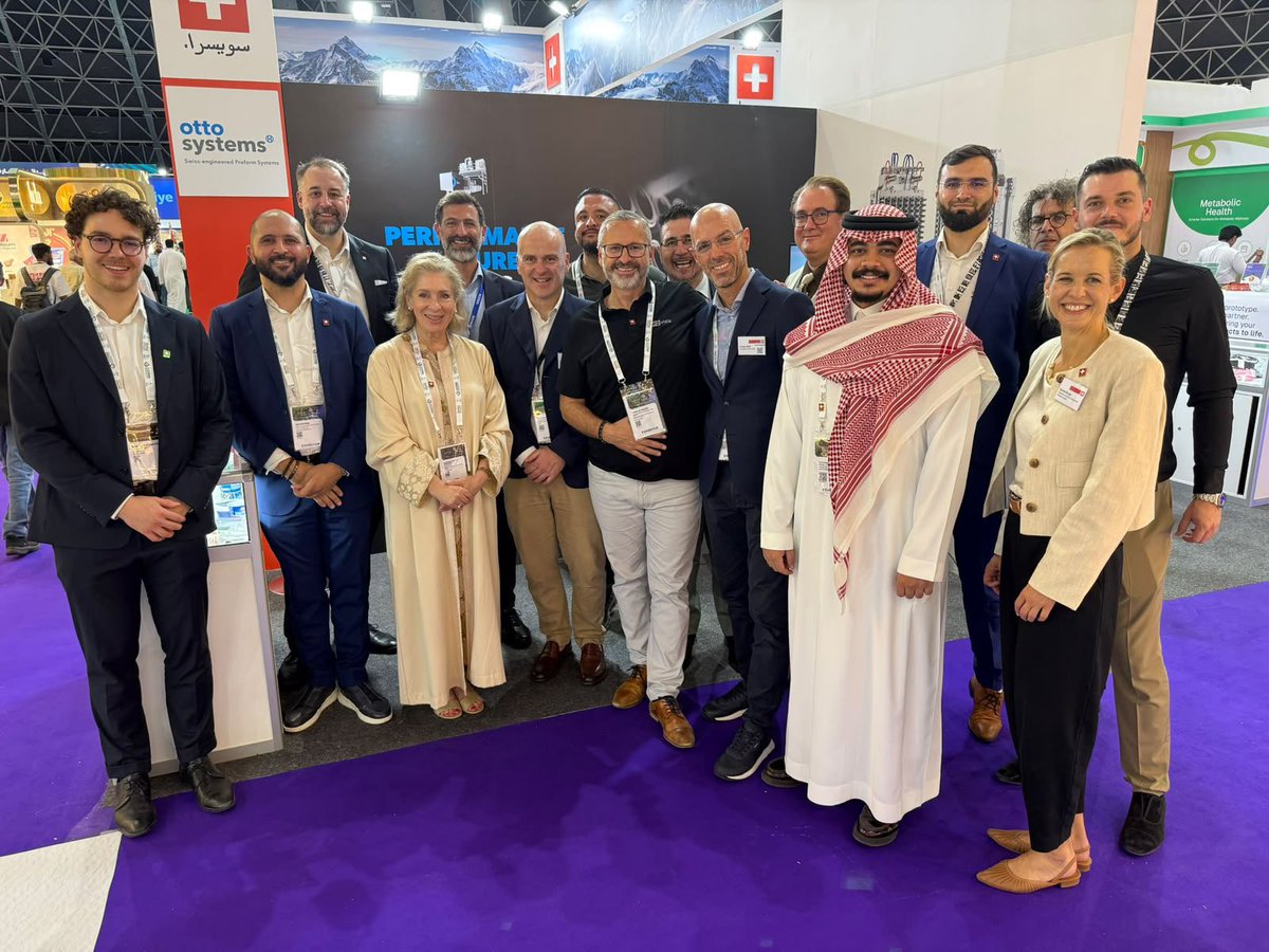 SwissEmbassyKSA's tweet photo. 🇨🇭🇸🇦 Pleased to visit the #SwissPavilion at the #SaudifoodManufacturing &amp; the #SaudiFoodShow 2026 in #Jeddah and meet #Swiss companies in food packaging, manufacturing and #food_safety. 
🍫Thank you @SGE for promoting Swiss quality and know how abroad!
#TeamSwitzerland https://t.co/HVK7Ij2Bfh