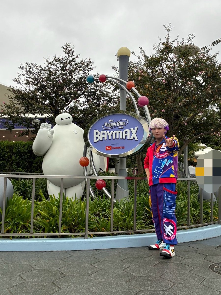 Tikuwadesu0_0's tweet photo. やりたかったダンサー衣装きて行けたのほんとよかった。
9/26会えた人ありがとうございました☺️
相互さんだなって思ったの何人もいたんだけどなぁ、
ビビって話しかけれなかったです😎
何も言わなくても朝イチから会えたり2回会う人はいましたけど(同じ方ですね。)
まぁとりあえず楽しかった
長文失礼 https://t.co/7XHBGSFLom