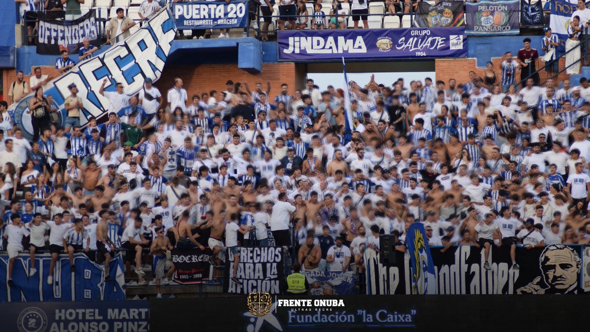 FrenteOnuba83's tweet photo. ¡Esta grada es una fiesta, no importa ganar o perder! https://t.co/IULSCDTnsO