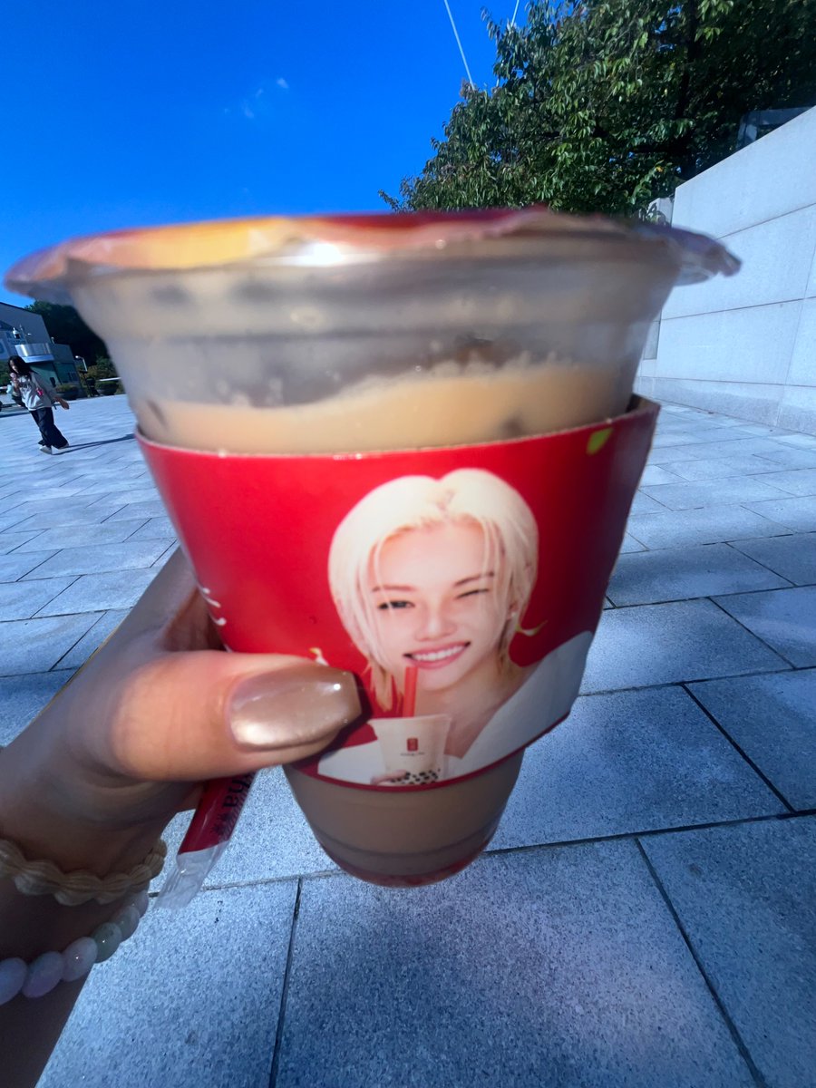 innnieats's tweet photo. 9/29 맘마
아침 콩담백면, 닭가슴살, 방토
점심 공차 시그니처 딸기쥬얼리 밀크티
저녁 단쉐 https://t.co/abjsi11syK