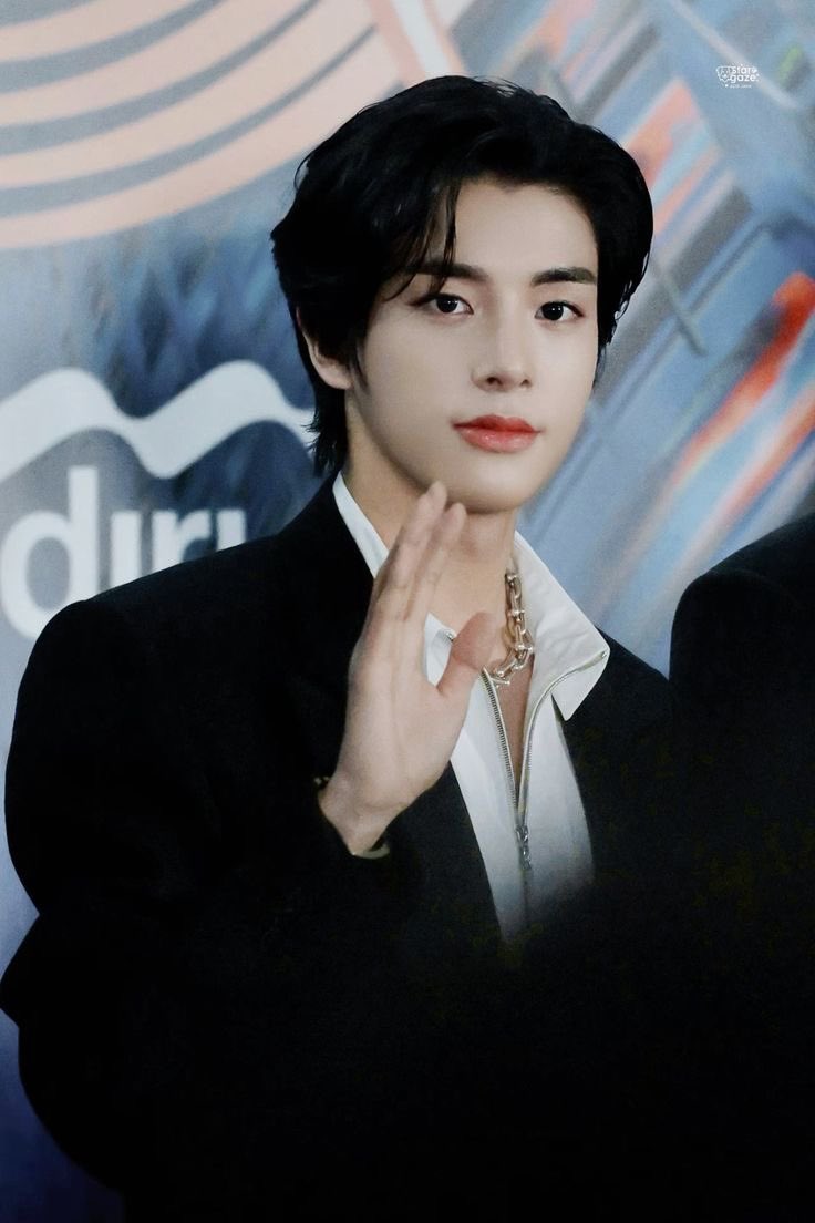 jakesimgy's tweet photo. 정장콤 https://t.co/vaaBeD3P7Z
