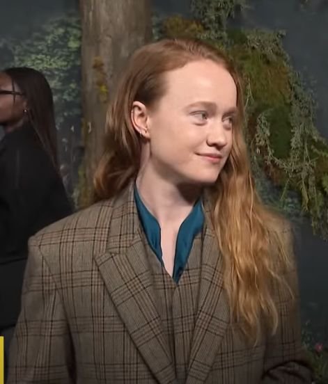 vnplmr's tweet photo. this neck has me feeling like a vampire who just spotted their first meal in 400 years https://t.co/UbM4DRqqSH
