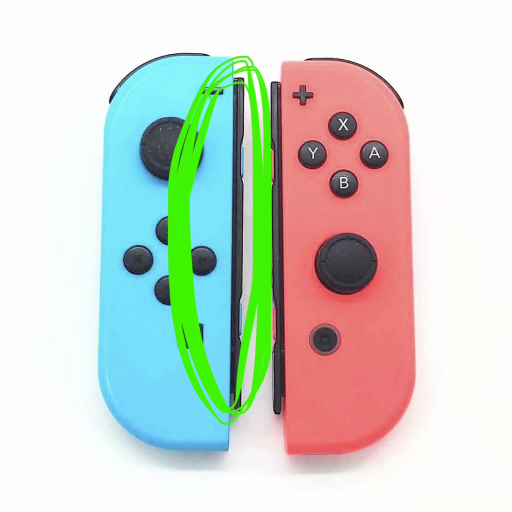 5pg49w's tweet photo. Switch 2の発売前に折れそうと心配されてた所がSwitch 1で起こりました😇😇😇
青ジョイコンのこのぐるぐる囲った部分が取れたんですけど買い替えるか修理するしかないですかね？😭😭
ちなみにこの部分がなくてもゲームは出来るんですけどジョイコンの電池が切れたら終わりです😢
#Switch  #破損 https://t.co/3gXLITQNKL