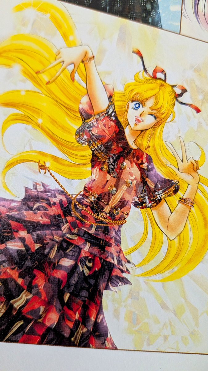 kamui1201's tweet photo. CHANELのカタログのセーラームーンを間近で見れて泣いてる✨素晴らしく美しい✨ https://t.co/ZQ4Y5SaqIj