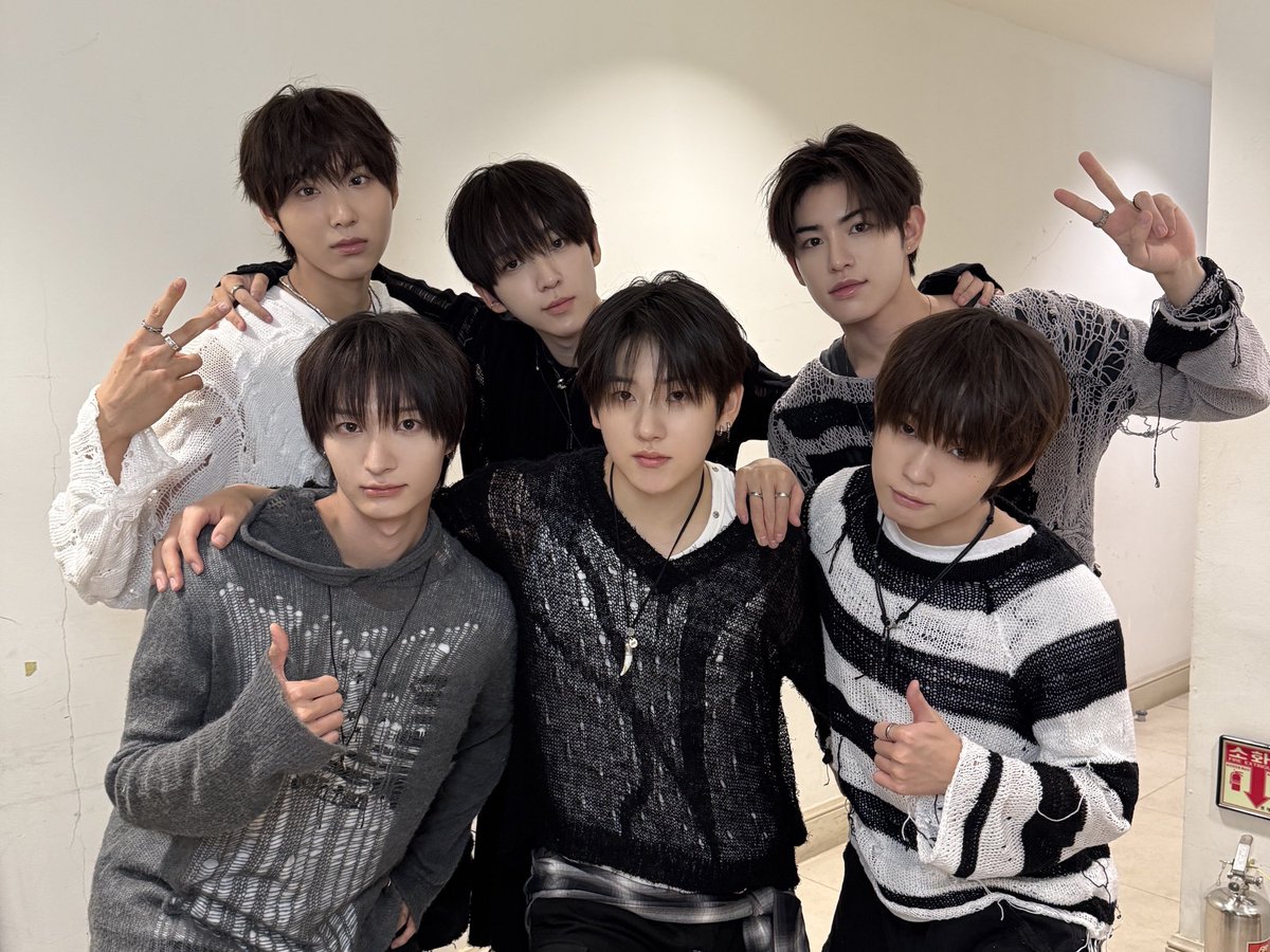 kickflip_jype's tweet photo. 📸ᴋɪᴄᴋᴋɪᴄᴋᴅᴀʏ

KickFlip x LOTTE CINEMA Mini Fan-Meeting <미완성>

#KickFlip #킥플립
#KICKOFFTHEWALL_Pt1
#미완성 #Puzzle_Piece https://t.co/F4FlfLVlhH