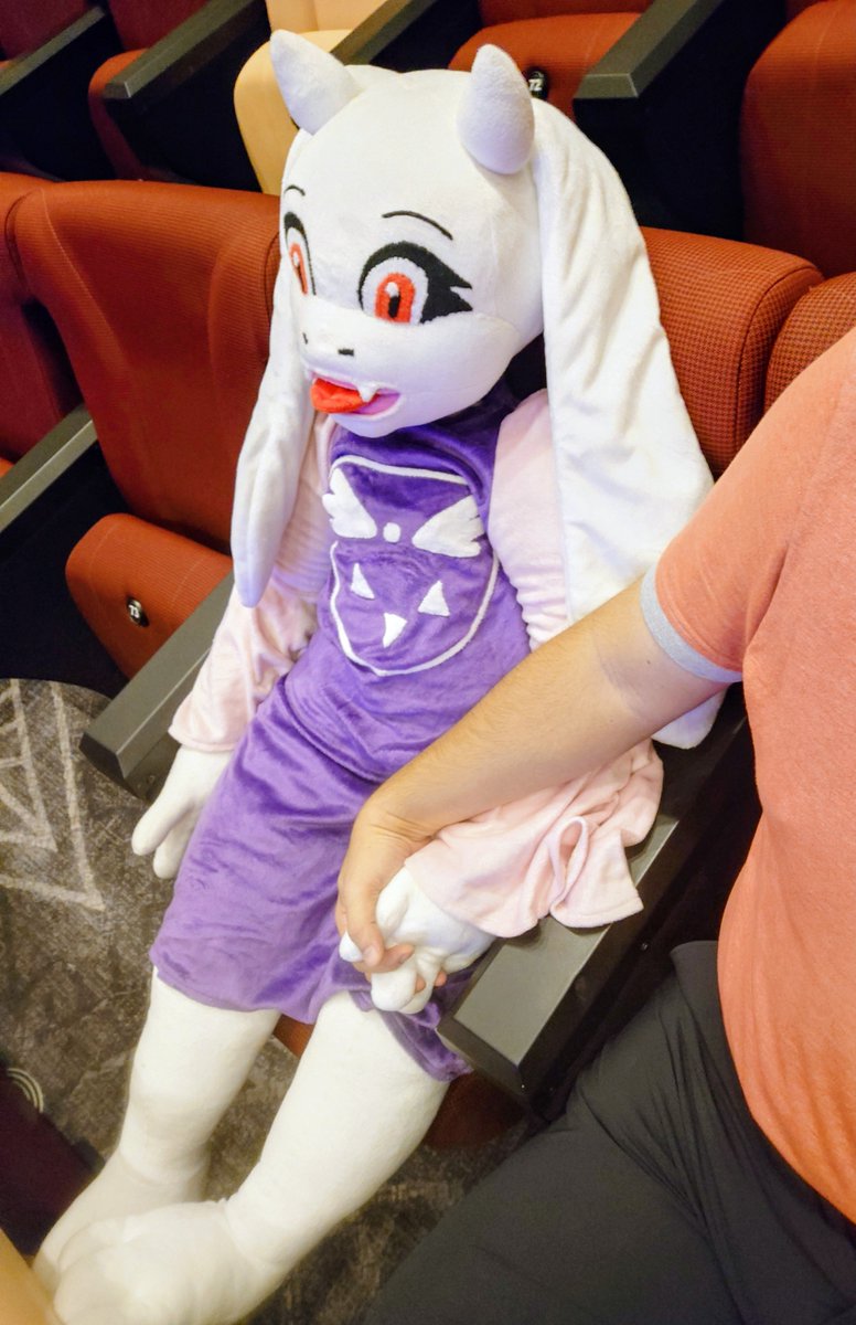UraApul2's tweet photo. Attending concert with Smol Toriel.
#Plush #Plushies #Plushophile #Anthro #SFW #Furry #Undertale #Toriel https://t.co/iFFKHEHAAt