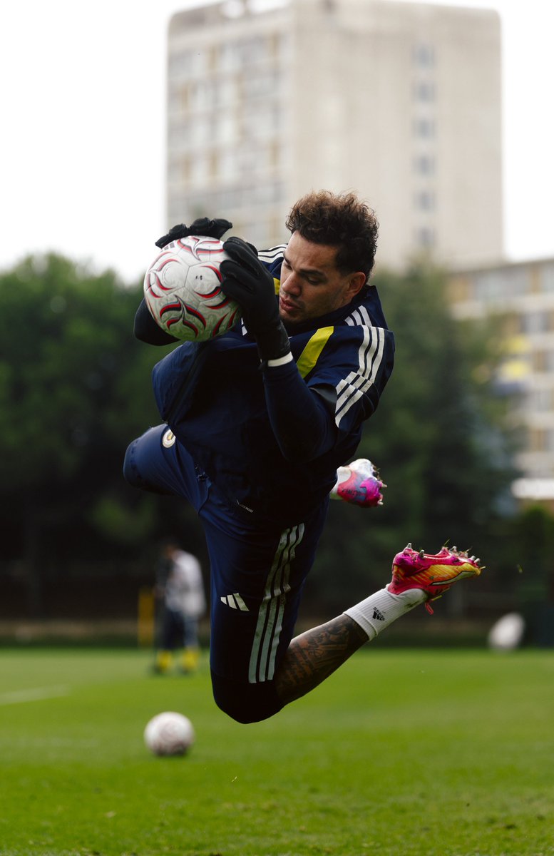 ajansfenercom's tweet photo. Ederson Moraes. https://t.co/jov96AkaTa